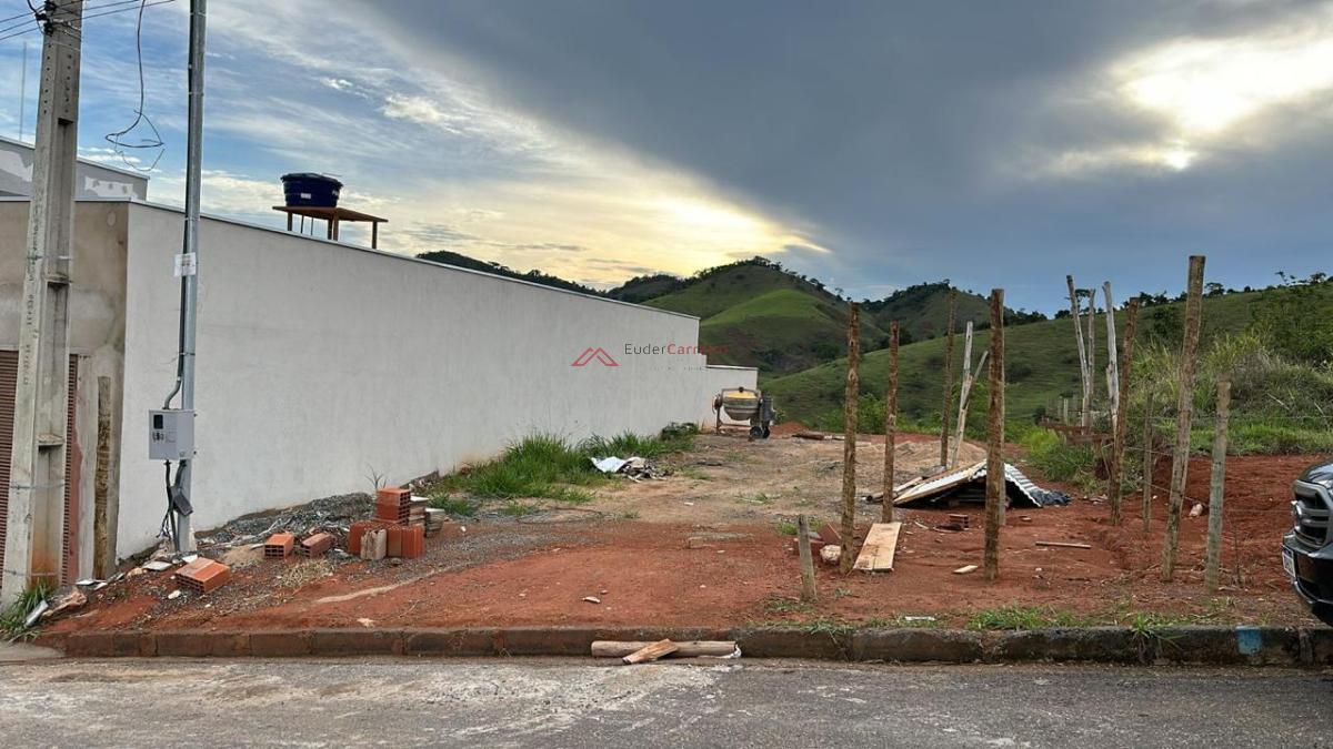 Lote, 330m², à venda em Inhapim, Vila Real