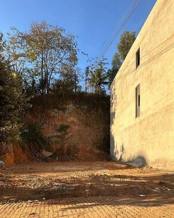 Lote de 200 m² à venda na Rua da Mina